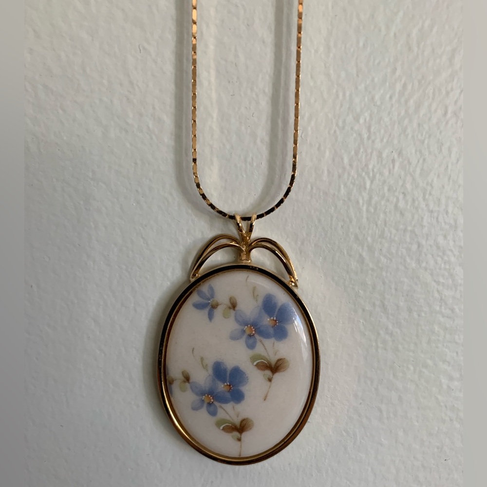 New vintage handmade floral porcelain pendant - Picture 2 of 10